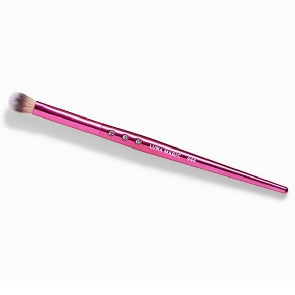 🖌 Luna Magic Always On Point Eyeshadow Brush - Picture 2 of 6
